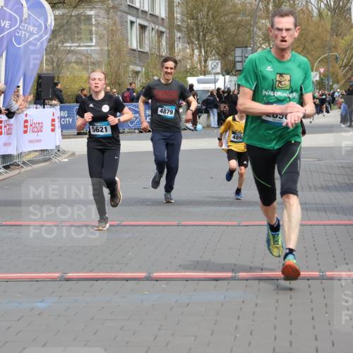 12.04.2026 - 45. Internationalen Wilhelmsburger Insellauf Strokosch-Dieckow http://msf.ph/oto/9472413 12.04.2026 12:53:25 Ziel 5763, 2896, 5621, 4879, 4891, 5127 meine-sportfotos.de