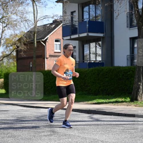 12.04.2026 - 45. Internationalen Wilhelmsburger Insellauf J. Mangold http://msf.ph/oto/9472425 12.04.2026 11:29:47 Ziel 4589, 4784, 3839, 2697, 2698, 2476, 2498 meine-sportfotos.de
