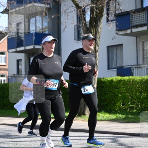 12.04.2026 - 45. Internationalen Wilhelmsburger Insellauf J. Mangold http://msf.ph/oto/9472483 12.04.2026 11:30:01 Ziel 3839, 2697, 2698, 2476, 2498, 2498, 4737 meine-sportfotos.de