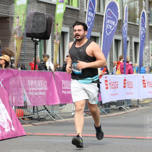 12.04.2026 - 45. Internationalen Wilhelmsburger Insellauf Strokosch-Dieckow http://msf.ph/oto/9472485 12.04.2026 13:35:44 Ziel 4988 meine-sportfotos.de