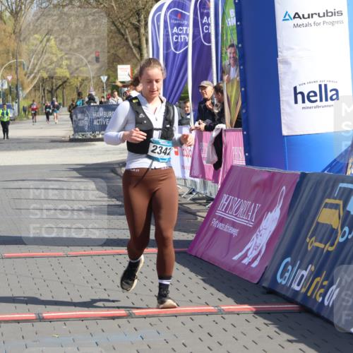 12.04.2026 - 45. Internationalen Wilhelmsburger Insellauf Strokosch-Dieckow http://msf.ph/oto/9472508 12.04.2026 11:29:21 Ziel 2342, 2109 meine-sportfotos.de