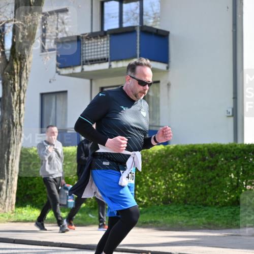 12.04.2026 - 45. Internationalen Wilhelmsburger Insellauf J. Mangold http://msf.ph/oto/9472540 12.04.2026 11:30:10 Ziel 3839, 2697, 2698, 2476, 2498, 4737, 2480 meine-sportfotos.de