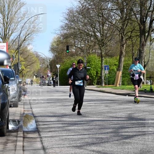 12.04.2026 - 45. Internationalen Wilhelmsburger Insellauf J. Mangold http://msf.ph/oto/9472557 12.04.2026 11:30:35 Ziel 4737, 2480, 3111, 3111, 2524 meine-sportfotos.de