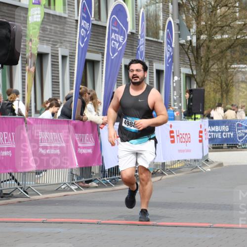 12.04.2026 - 45. Internationalen Wilhelmsburger Insellauf Strokosch-Dieckow http://msf.ph/oto/9472575 12.04.2026 13:35:44 Ziel 4988 meine-sportfotos.de