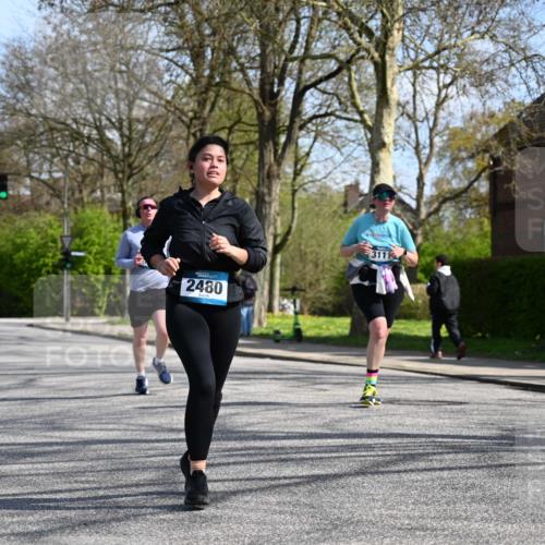 12.04.2026 - 45. Internationalen Wilhelmsburger Insellauf J. Mangold http://msf.ph/oto/9472591 12.04.2026 11:30:38 Ziel 4737, 2480, 3111, 2524, 2475, 2279 meine-sportfotos.de