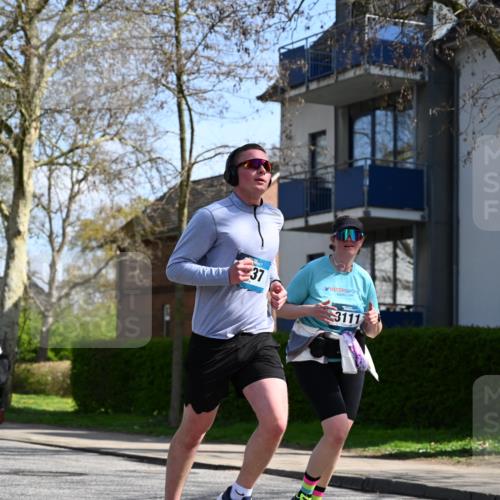 12.04.2026 - 45. Internationalen Wilhelmsburger Insellauf J. Mangold http://msf.ph/oto/9472632 12.04.2026 11:30:40 Ziel 4737, 2480, 3111, 2524, 2475, 2279 meine-sportfotos.de