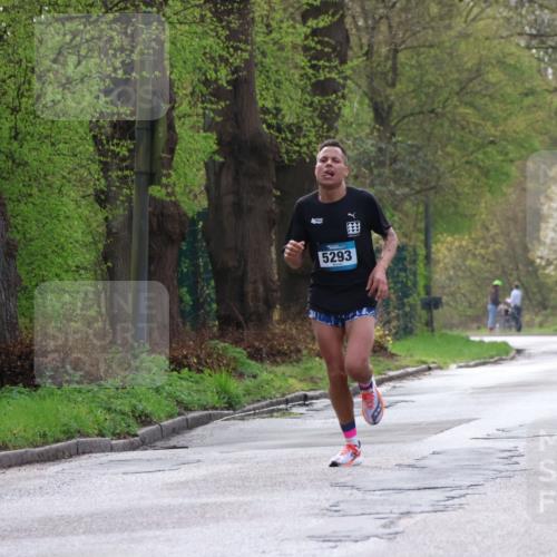 12.04.2026 - 45. Internationalen Wilhelmsburger Insellauf Yannick Fuchs http://msf.ph/oto/9472686 12.04.2026 09:57:02 Laufen 5293 meine-sportfotos.de