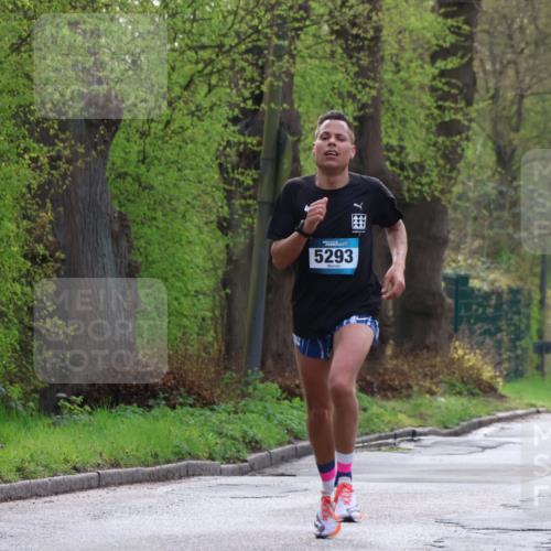 12.04.2026 - 45. Internationalen Wilhelmsburger Insellauf Yannick Fuchs http://msf.ph/oto/9472698 12.04.2026 09:57:03 Laufen 5293 meine-sportfotos.de