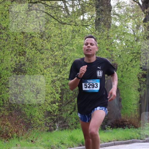12.04.2026 - 45. Internationalen Wilhelmsburger Insellauf Yannick Fuchs http://msf.ph/oto/9472726 12.04.2026 09:57:06 Laufen 5293 meine-sportfotos.de
