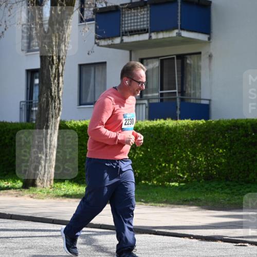 12.04.2026 - 45. Internationalen Wilhelmsburger Insellauf J. Mangold http://msf.ph/oto/9472746 12.04.2026 11:32:50 Ziel 2244, 2245, 3474, 4509, 3474, 4509, 2230, 2233 meine-sportfotos.de