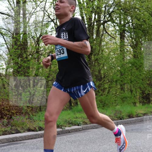 12.04.2026 - 45. Internationalen Wilhelmsburger Insellauf Yannick Fuchs http://msf.ph/oto/9472755 12.04.2026 09:57:08 Laufen 5293 meine-sportfotos.de