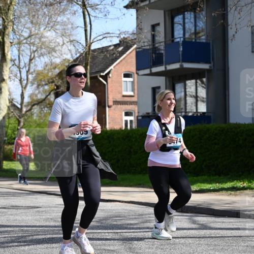 12.04.2026 - 45. Internationalen Wilhelmsburger Insellauf J. Mangold http://msf.ph/oto/9472806 12.04.2026 11:32:58 Ziel 3474, 4509, 2230, 2233, 4939 meine-sportfotos.de