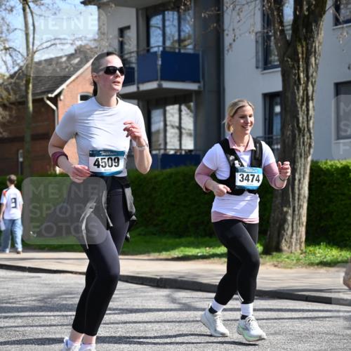 12.04.2026 - 45. Internationalen Wilhelmsburger Insellauf J. Mangold http://msf.ph/oto/9472821 12.04.2026 11:32:59 Ziel 3474, 4509, 2230, 2233, 4939 meine-sportfotos.de