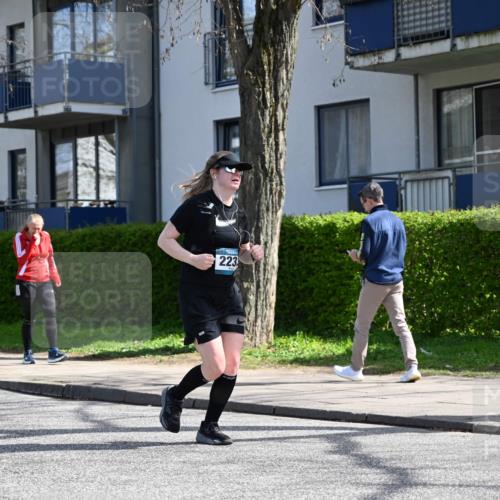 12.04.2026 - 45. Internationalen Wilhelmsburger Insellauf J. Mangold http://msf.ph/oto/9472855 12.04.2026 11:33:12 Ziel 3474, 4509, 2230, 2233, 4939 meine-sportfotos.de