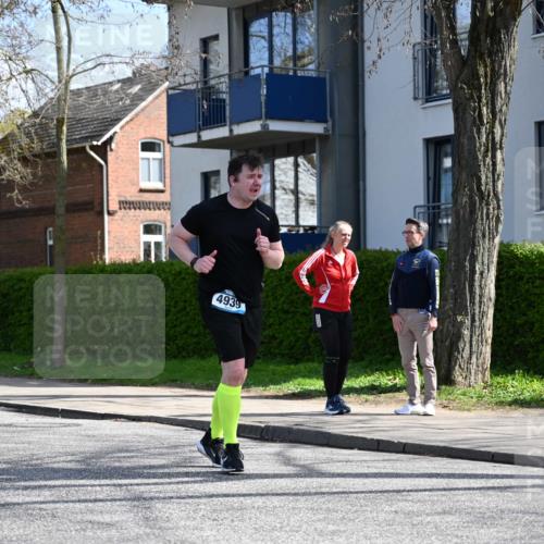12.04.2026 - 45. Internationalen Wilhelmsburger Insellauf J. Mangold http://msf.ph/oto/9472914 12.04.2026 11:33:18 Ziel 2233, 4939 meine-sportfotos.de