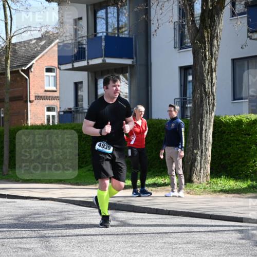 12.04.2026 - 45. Internationalen Wilhelmsburger Insellauf J. Mangold http://msf.ph/oto/9472925 12.04.2026 11:33:19 Ziel 2233, 4939 meine-sportfotos.de