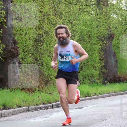 12.04.2026 - 45. Internationalen Wilhelmsburger Insellauf Yannick Fuchs http://msf.ph/oto/9472941 12.04.2026 09:58:45 Laufen 7001, 3521 meine-sportfotos.de