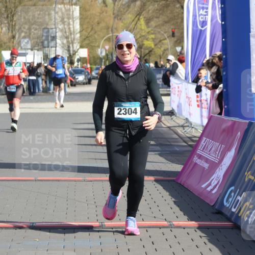 12.04.2026 - 45. Internationalen Wilhelmsburger Insellauf Strokosch-Dieckow http://msf.ph/oto/9472951 12.04.2026 11:30:04 Ziel 2304 meine-sportfotos.de
