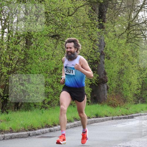 12.04.2026 - 45. Internationalen Wilhelmsburger Insellauf Yannick Fuchs http://msf.ph/oto/9472960 12.04.2026 09:58:47 Laufen 3521 meine-sportfotos.de