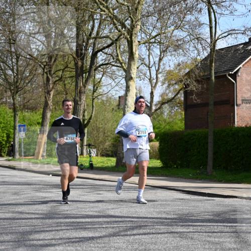 12.04.2026 - 45. Internationalen Wilhelmsburger Insellauf J. Mangold http://msf.ph/oto/9472961 12.04.2026 11:34:44 Ziel 3371, 2703, 4788 meine-sportfotos.de