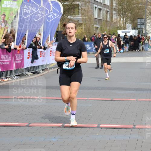 12.04.2026 - 45. Internationalen Wilhelmsburger Insellauf Strokosch-Dieckow http://msf.ph/oto/9473017 12.04.2026 12:53:44 Ziel 5628, 5447, 5464, 5358 meine-sportfotos.de