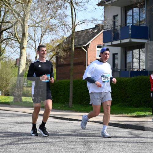 12.04.2026 - 45. Internationalen Wilhelmsburger Insellauf J. Mangold http://msf.ph/oto/9473037 12.04.2026 11:34:46 Ziel 3371, 2703, 4788 meine-sportfotos.de