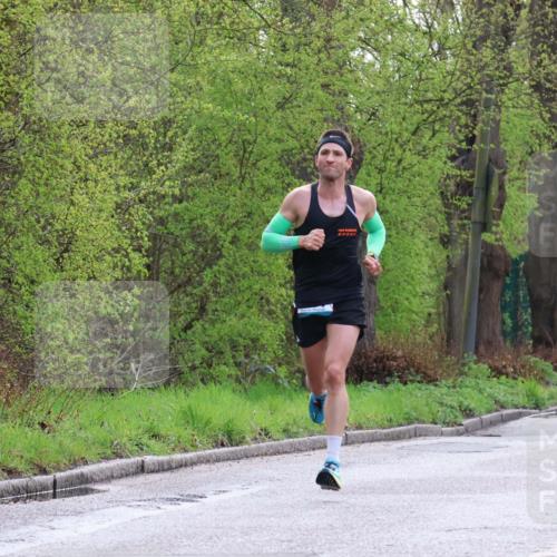 12.04.2026 - 45. Internationalen Wilhelmsburger Insellauf Yannick Fuchs http://msf.ph/oto/9473049 12.04.2026 09:59:02 Laufen  meine-sportfotos.de