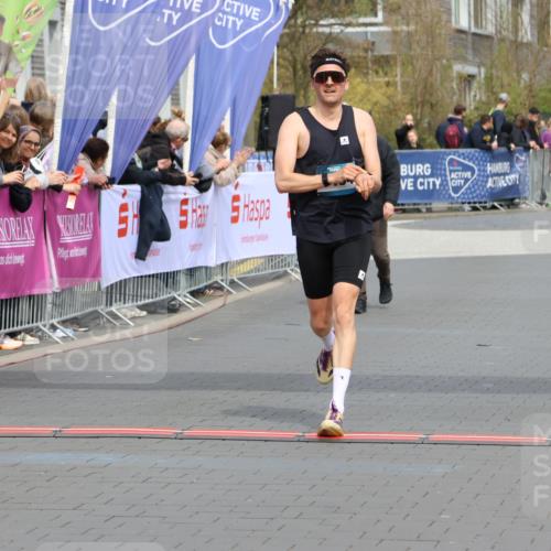 12.04.2026 - 45. Internationalen Wilhelmsburger Insellauf Strokosch-Dieckow http://msf.ph/oto/9473053 12.04.2026 12:53:46 Ziel 5628, 5447, 5464, 5358 meine-sportfotos.de