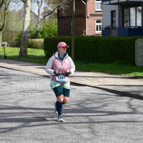 12.04.2026 - 45. Internationalen Wilhelmsburger Insellauf J. Mangold http://msf.ph/oto/9473093 12.04.2026 11:35:22 Ziel 2341 meine-sportfotos.de