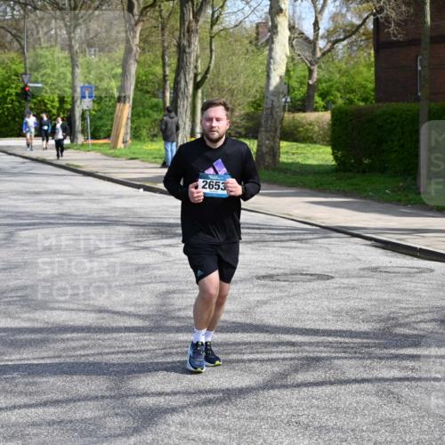 12.04.2026 - 45. Internationalen Wilhelmsburger Insellauf J. Mangold http://msf.ph/oto/9473129 12.04.2026 11:36:05 Ziel 4174, 2653, 2428, 2427 meine-sportfotos.de