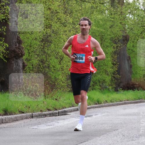 12.04.2026 - 45. Internationalen Wilhelmsburger Insellauf Yannick Fuchs http://msf.ph/oto/9473136 12.04.2026 09:59:19 Laufen 086 meine-sportfotos.de