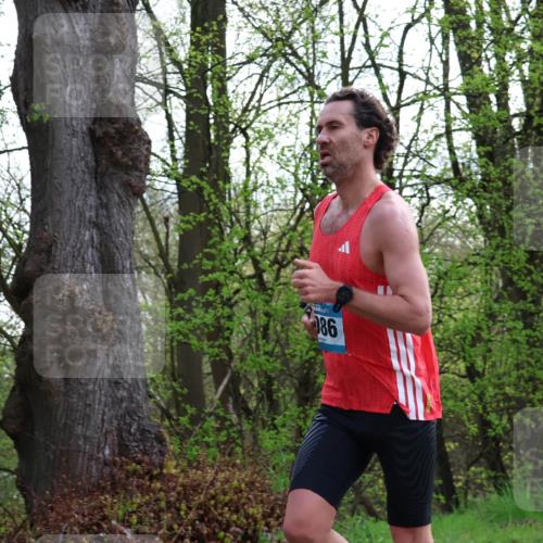 12.04.2026 - 45. Internationalen Wilhelmsburger Insellauf Yannick Fuchs http://msf.ph/oto/9473172 12.04.2026 09:59:22 Laufen 86 meine-sportfotos.de