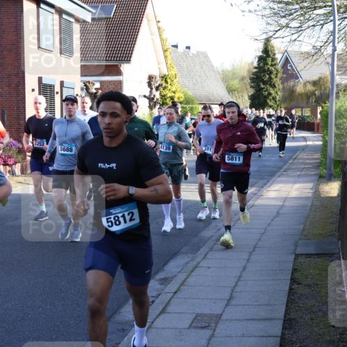 12.04.2026 - 45. Internationalen Wilhelmsburger Insellauf Yannick Fuchs http://msf.ph/oto/9473207 12.04.2026 08:58:19 Laufen 6, 4635, 2252, 5688, 2190, 1, 5812, 381, 4139, 5811 meine-sportfotos.de