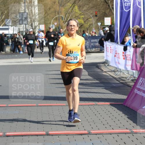 12.04.2026 - 45. Internationalen Wilhelmsburger Insellauf Strokosch-Dieckow http://msf.ph/oto/9473369 12.04.2026 11:30:26 Ziel 3839 meine-sportfotos.de