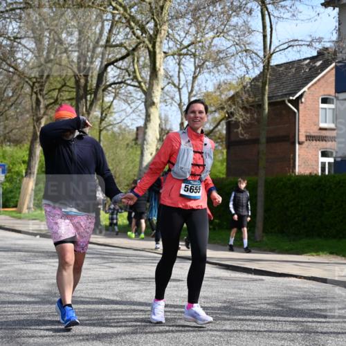 12.04.2026 - 45. Internationalen Wilhelmsburger Insellauf J. Mangold http://msf.ph/oto/9473391 12.04.2026 11:38:02 Ziel 5948, 5655, 5656, 3354 meine-sportfotos.de