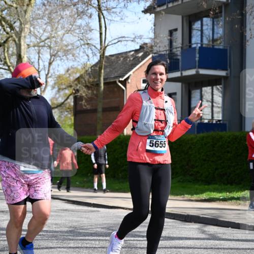 12.04.2026 - 45. Internationalen Wilhelmsburger Insellauf J. Mangold http://msf.ph/oto/9473439 12.04.2026 11:38:03 Ziel 5948, 5655, 5656, 3354 meine-sportfotos.de