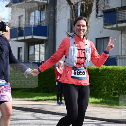 12.04.2026 - 45. Internationalen Wilhelmsburger Insellauf J. Mangold http://msf.ph/oto/9473464 12.04.2026 11:38:03 Ziel 5948, 5655, 5656, 3354 meine-sportfotos.de