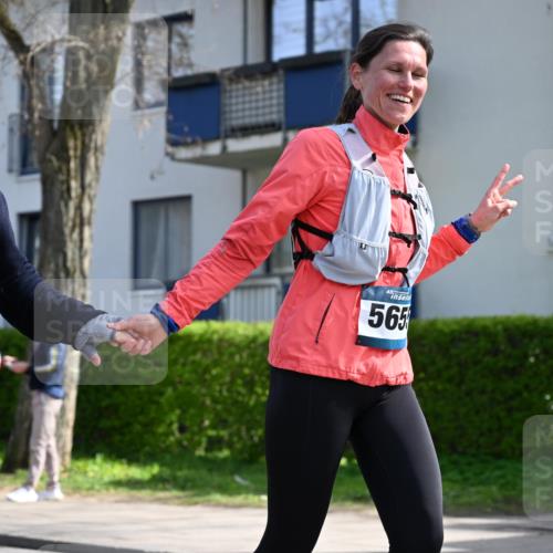 12.04.2026 - 45. Internationalen Wilhelmsburger Insellauf J. Mangold http://msf.ph/oto/9473486 12.04.2026 11:38:04 Ziel 5948, 5655, 5656, 3354, 2955 meine-sportfotos.de
