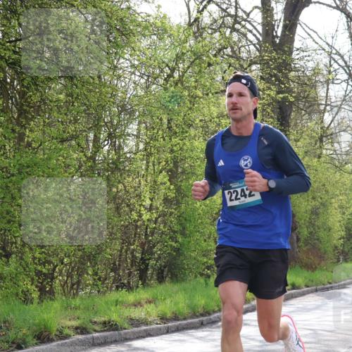 12.04.2026 - 45. Internationalen Wilhelmsburger Insellauf Yannick Fuchs http://msf.ph/oto/9473508 12.04.2026 10:01:39 Laufen 2242 meine-sportfotos.de