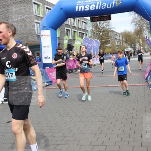 12.04.2026 - 45. Internationalen Wilhelmsburger Insellauf Strokosch-Dieckow http://msf.ph/oto/9473586 12.04.2026 12:54:11 Ziel 4317, 5227, 3294, 3520, 5143, 5754, 4592 meine-sportfotos.de