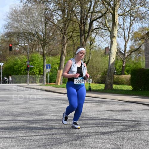 12.04.2026 - 45. Internationalen Wilhelmsburger Insellauf J. Mangold http://msf.ph/oto/9473604 12.04.2026 11:39:16 Ziel 5531 meine-sportfotos.de