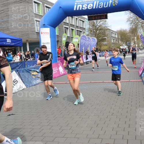 12.04.2026 - 45. Internationalen Wilhelmsburger Insellauf Strokosch-Dieckow http://msf.ph/oto/9473686 12.04.2026 12:54:12 Ziel 5227, 3294, 3520, 5143, 5754, 4592 meine-sportfotos.de