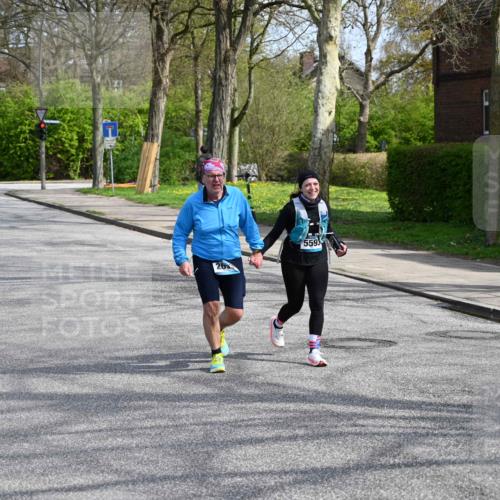 12.04.2026 - 45. Internationalen Wilhelmsburger Insellauf J. Mangold http://msf.ph/oto/9473812 12.04.2026 11:40:54 Ziel 4981, 2693, 5593 meine-sportfotos.de