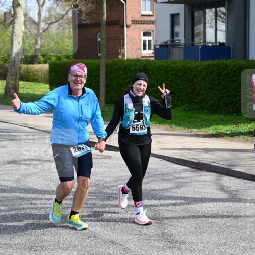 12.04.2026 - 45. Internationalen Wilhelmsburger Insellauf J. Mangold http://msf.ph/oto/9473876 12.04.2026 11:40:56 Ziel 4981, 2693, 5593 meine-sportfotos.de