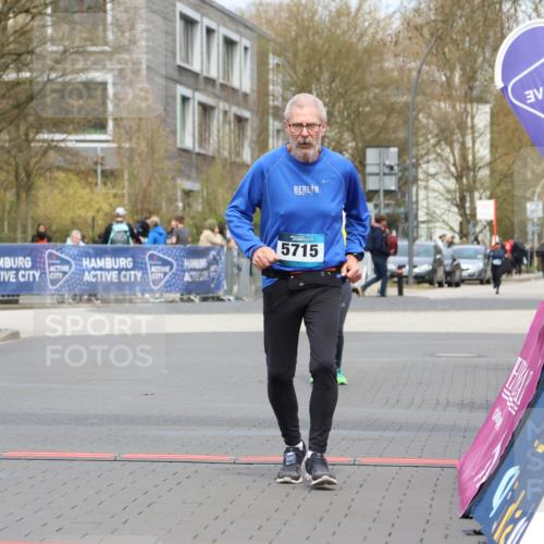 12.04.2026 - 45. Internationalen Wilhelmsburger Insellauf Strokosch-Dieckow http://msf.ph/oto/9473887 12.04.2026 13:33:46 Ziel 5715 meine-sportfotos.de
