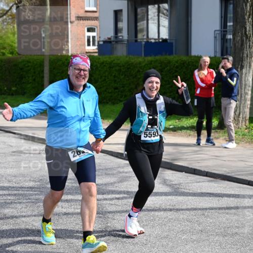 12.04.2026 - 45. Internationalen Wilhelmsburger Insellauf J. Mangold http://msf.ph/oto/9473902 12.04.2026 11:40:56 Ziel 4981, 2693, 5593 meine-sportfotos.de