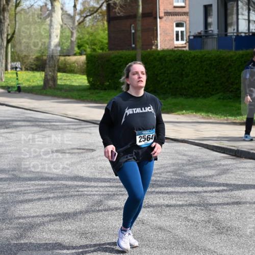 12.04.2026 - 45. Internationalen Wilhelmsburger Insellauf J. Mangold http://msf.ph/oto/9473986 12.04.2026 11:41:46 Ziel 2564, 2722 meine-sportfotos.de
