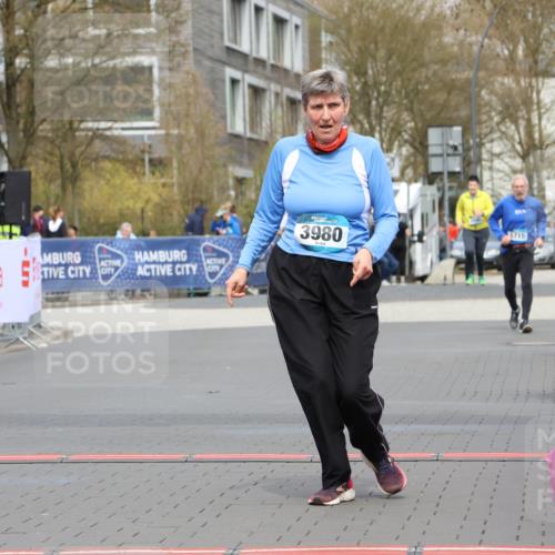 12.04.2026 - 45. Internationalen Wilhelmsburger Insellauf Strokosch-Dieckow http://msf.ph/oto/9473993 12.04.2026 13:33:37 Ziel 3980 meine-sportfotos.de