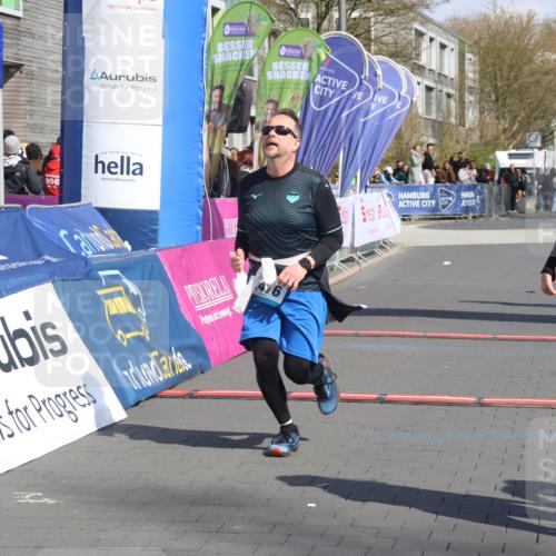 12.04.2026 - 45. Internationalen Wilhelmsburger Insellauf Strokosch-Dieckow http://msf.ph/oto/9473998 12.04.2026 11:30:38 Ziel 2697, 2698, 2476, 2498 meine-sportfotos.de