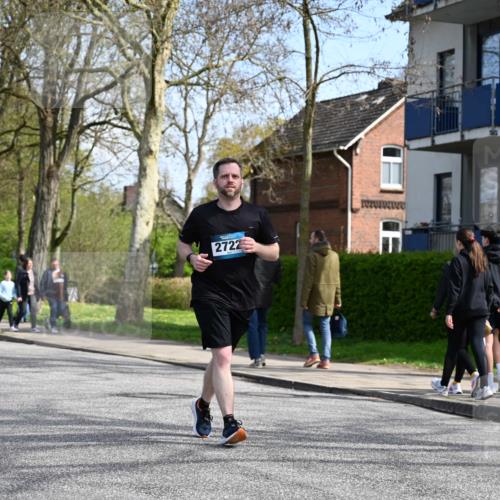 12.04.2026 - 45. Internationalen Wilhelmsburger Insellauf J. Mangold http://msf.ph/oto/9474036 12.04.2026 11:42:09 Ziel 2722, 2722, 5432 meine-sportfotos.de